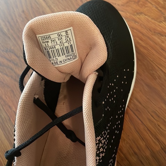 nike running shoes - Picture 5 of 5